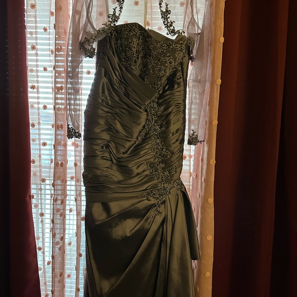 Exquisite mother of the bride gown - Picture 5 of 7